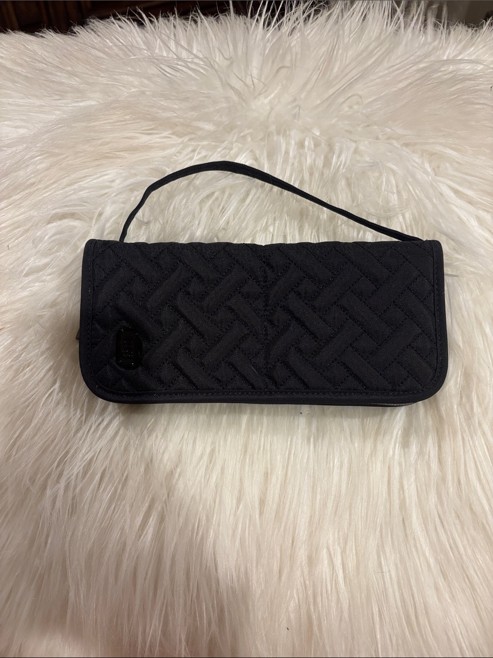 lug Black Quilted Chevron Wristlet Clutch